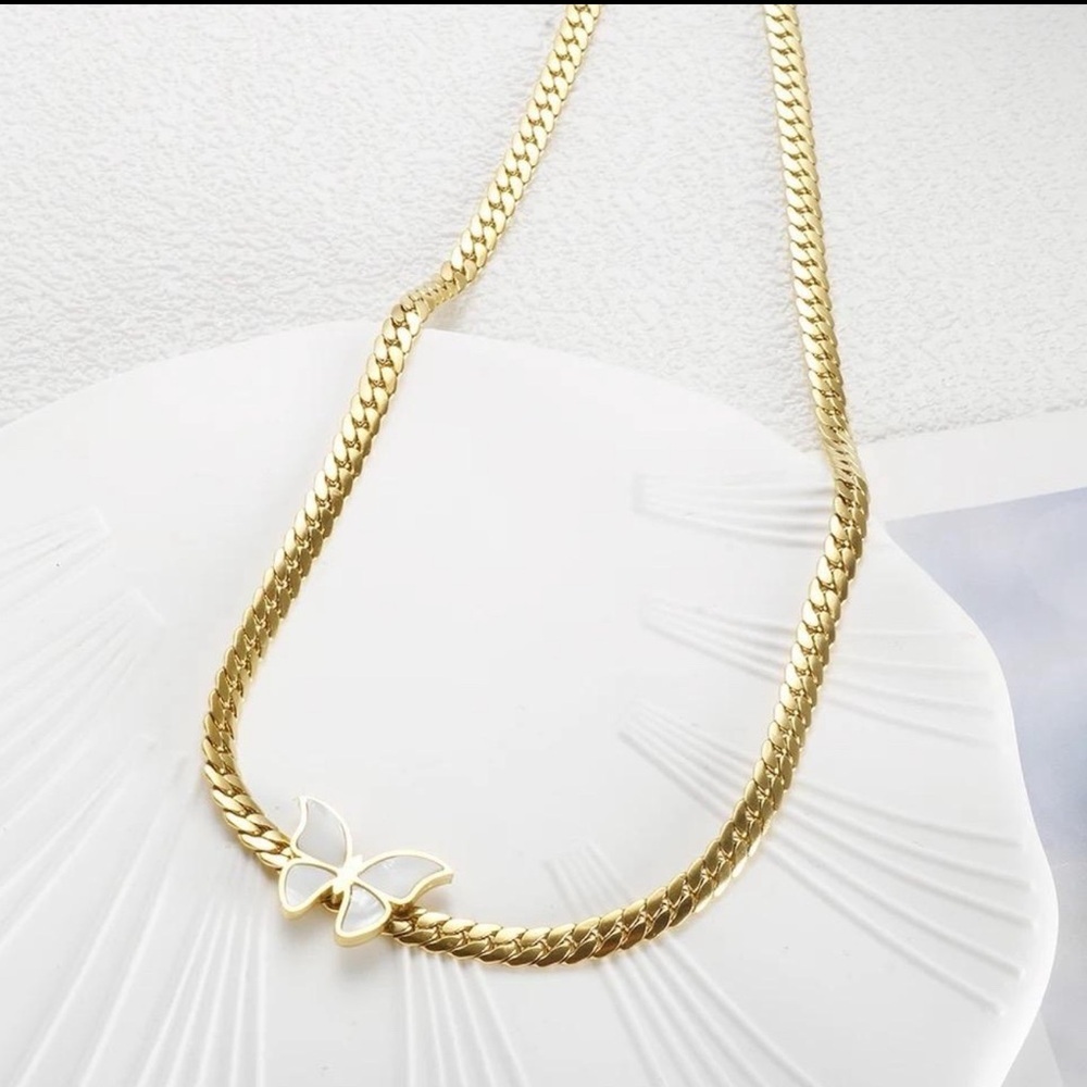 Butterfly curb necklace